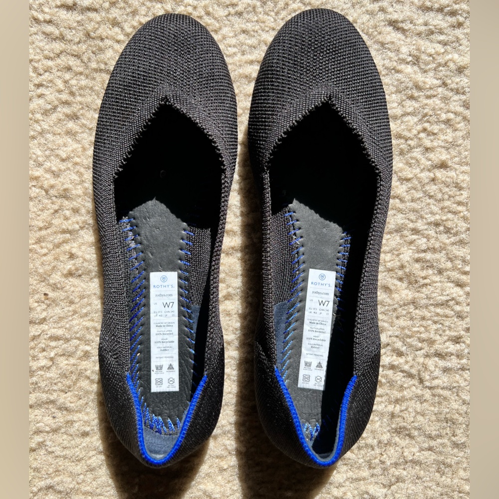 Rothys Flat In Black